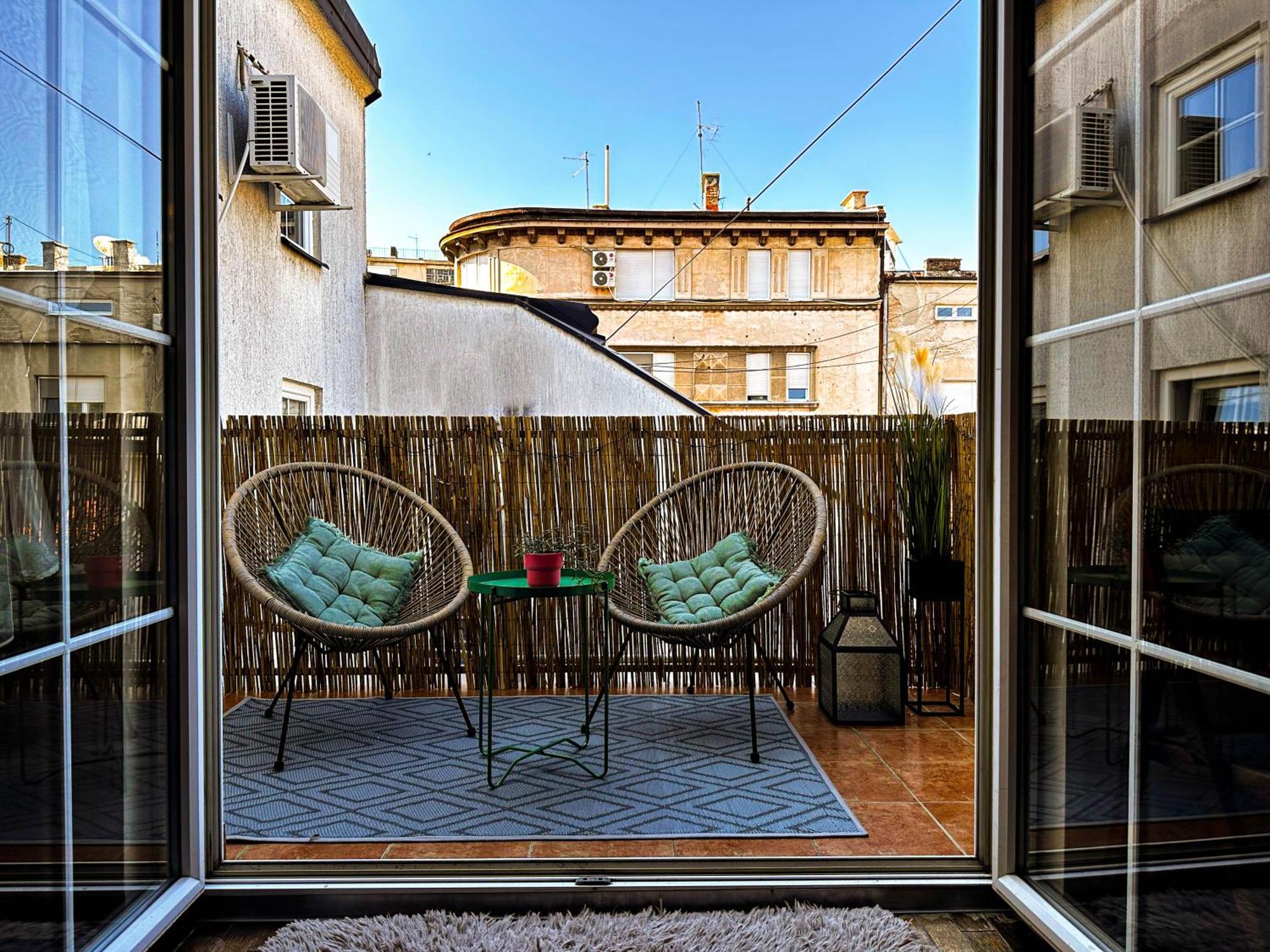 Family Penthouse Old Town Heart Renovated Apartamento Belgrado Exterior foto